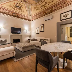https://rucellai-prestige.it-tuscanyhotel.com